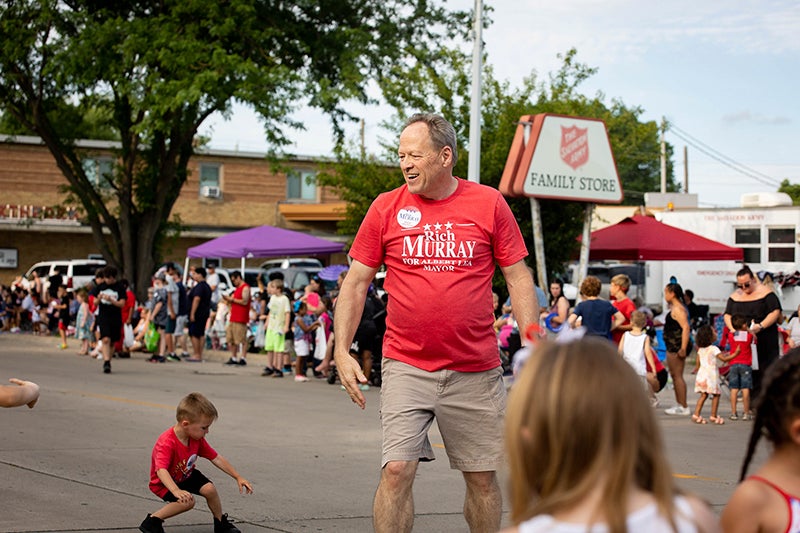 Flipflops, fireworks and freedom Thousands come out for annual Albert