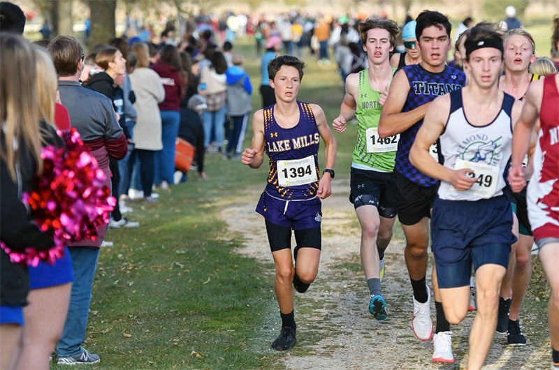 Lake Mills cross country team headed to state for 1st time in school